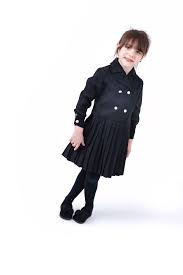 vestido con cordón de alfileres