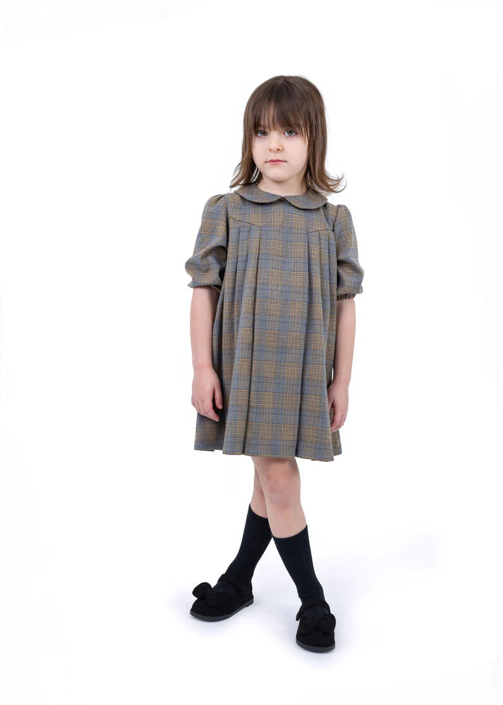 Vestido a cuadros azul grisáceo con pliegues y cintura alta con cordón